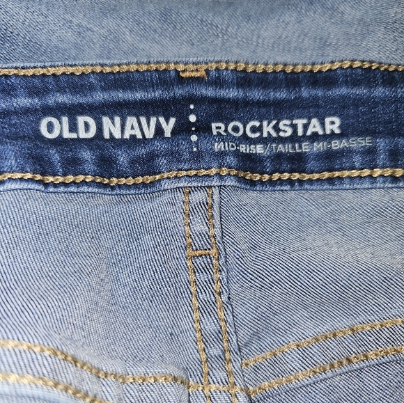 Old Navy Rockstar Super Skinny Mid-Rise - Picture 4 of 5